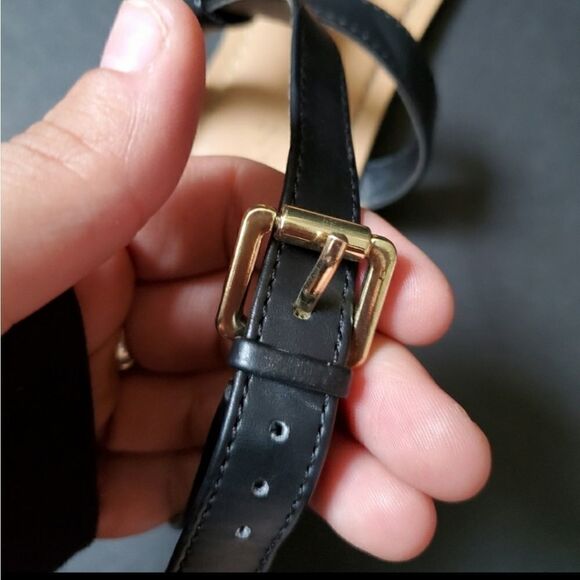 Guess leather strapped sandals - Picture 8 of 9